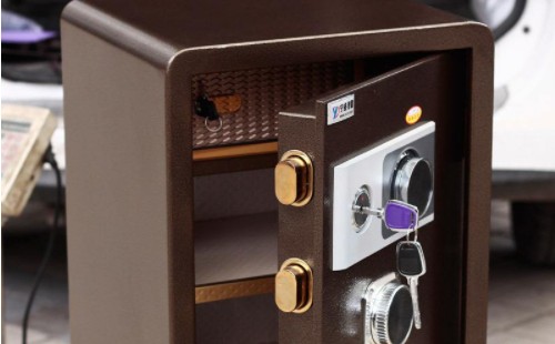 专业开各种类型保险箱锁24小时服务